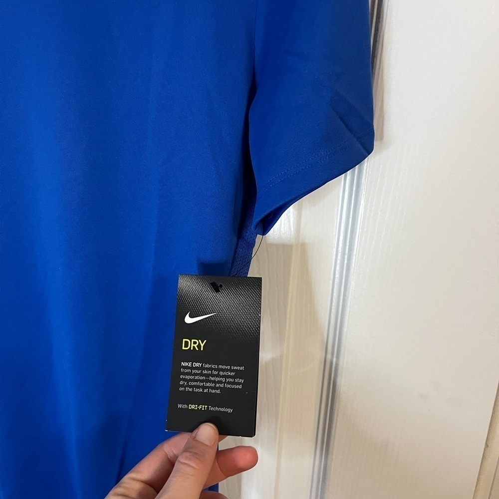 Nike Dri-Fit Vented Tee - Picture 3 of 6
